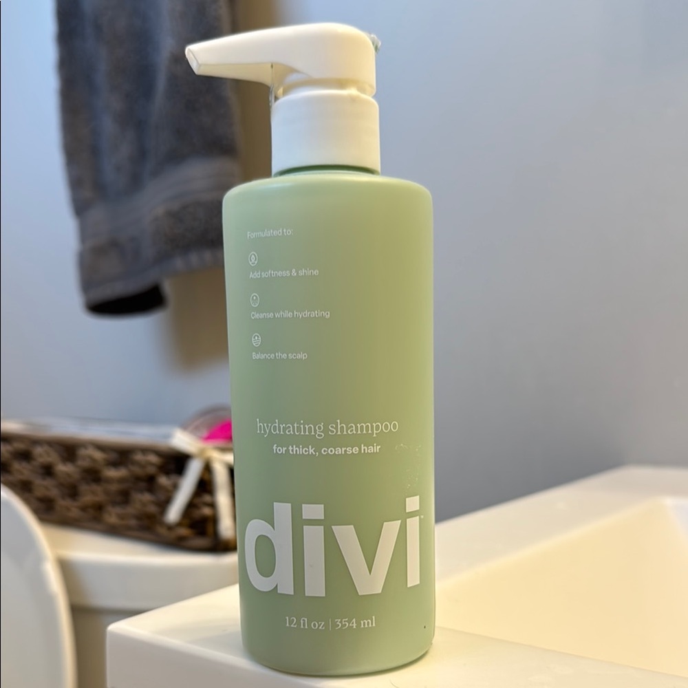 NWT Divi Hydrating Shampoo